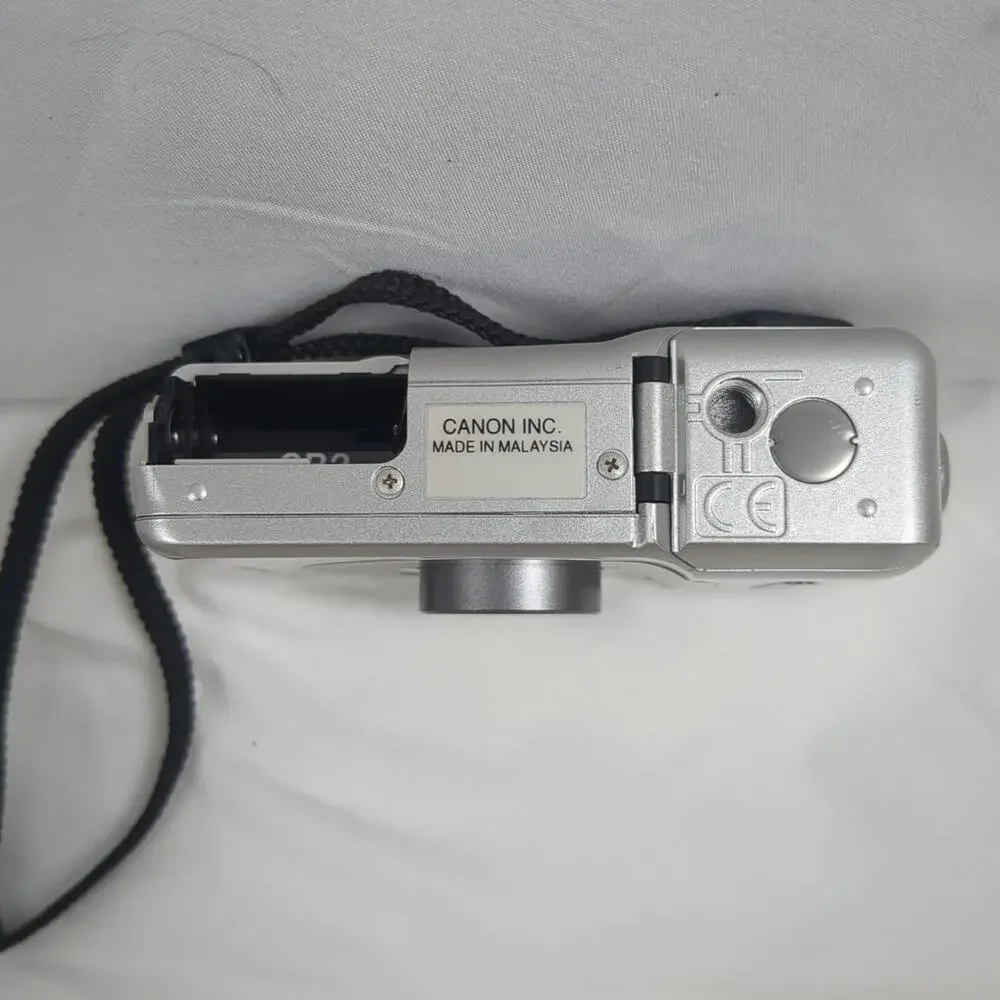 Canon IX240 Camera Elph Jr. Film Point &‎ Shoot 26mm 1:2.8 Silver Used